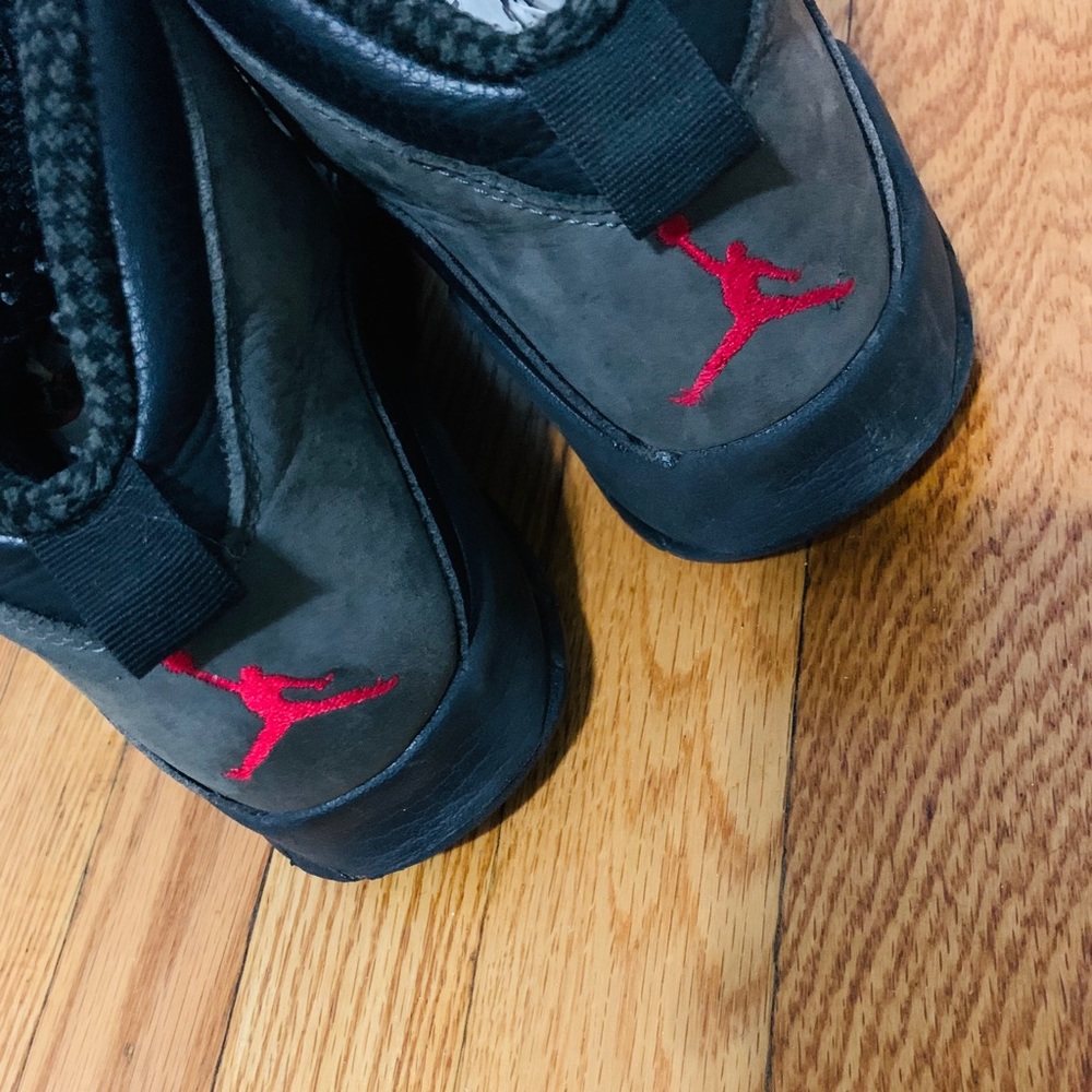 Sneakers olive green 10 Jordan’s